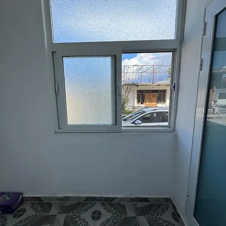 Newly Renovated 1 Bedroom Flat In Lejlighed