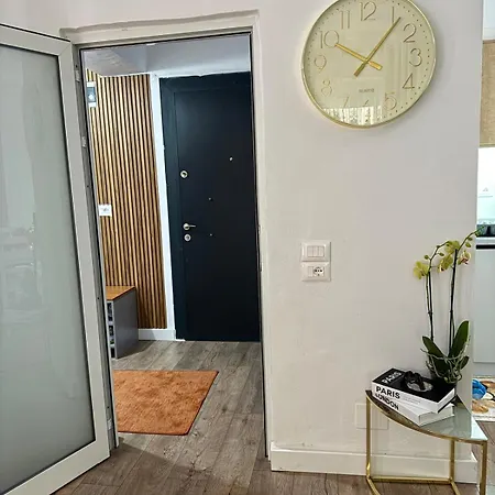 דירה Newly Renovated 1 Bedroom Flat In *