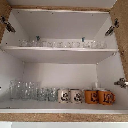 Newly Renovated 1 Bedroom Flat In *