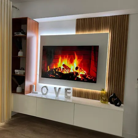 Newly Renovated 1 Bedroom Flat In *
