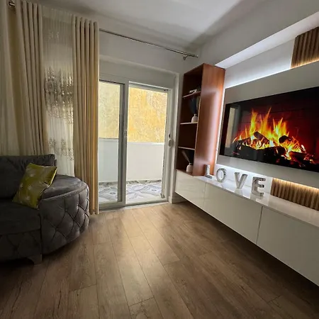 Newly Renovated 1 Bedroom Flat In *